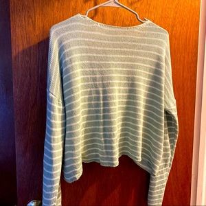 Light twist back sweater